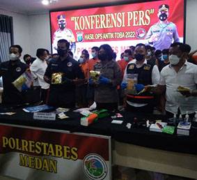 Polrestabes Amankan 105 Pengedar Narkoba dan Sita 2.130, 08 Gram Sabu 