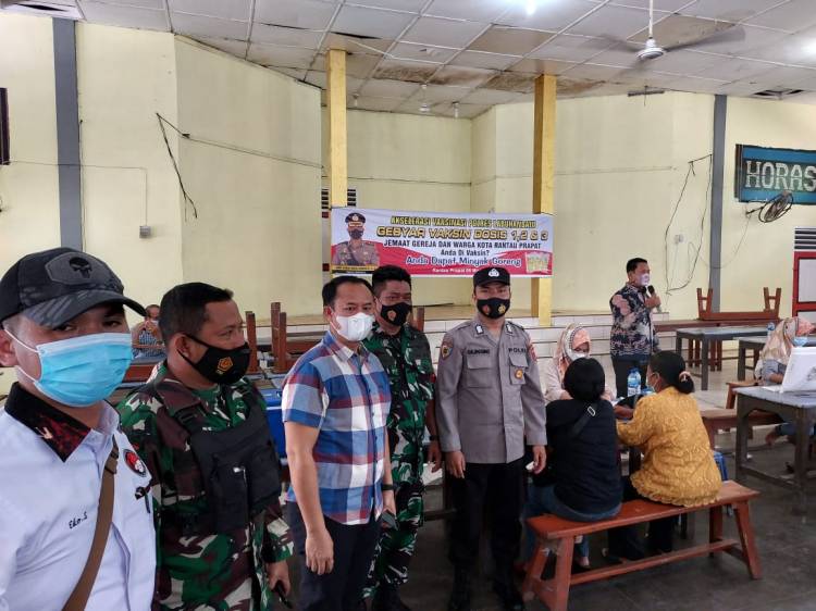 Polres Labuhan Batu Akselerasi Vaksin Warga Jemaat Gereja Rantau Prapat