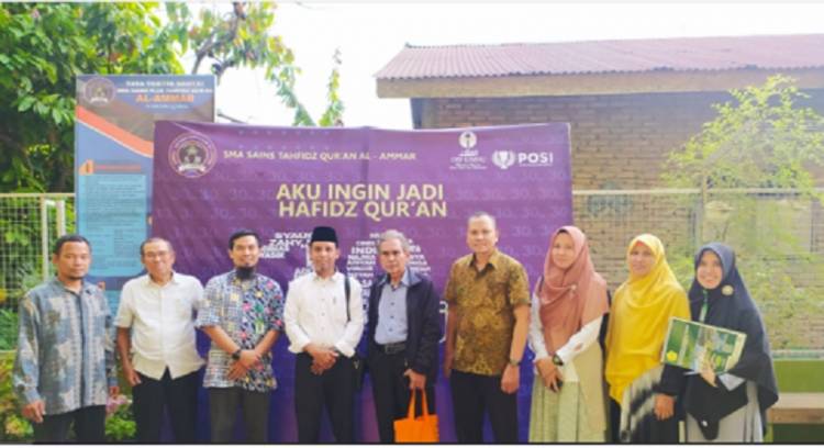 Latih Wirausaha Jamur Tiram, Dosen UMN Lakukan Penyuluhan di SMA Sains Tahfidz Qur'an Al Ammar