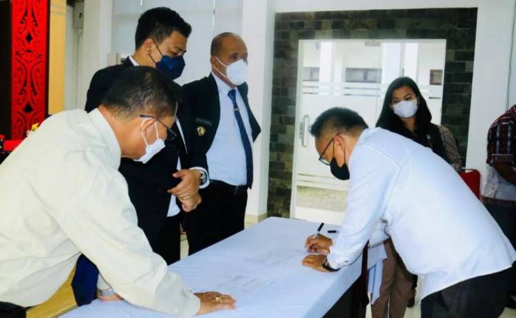 Periode yang Singkat Jadi Fokus Perjanjian Kinerja Kepala SKPD Kepada Bupati Samosir