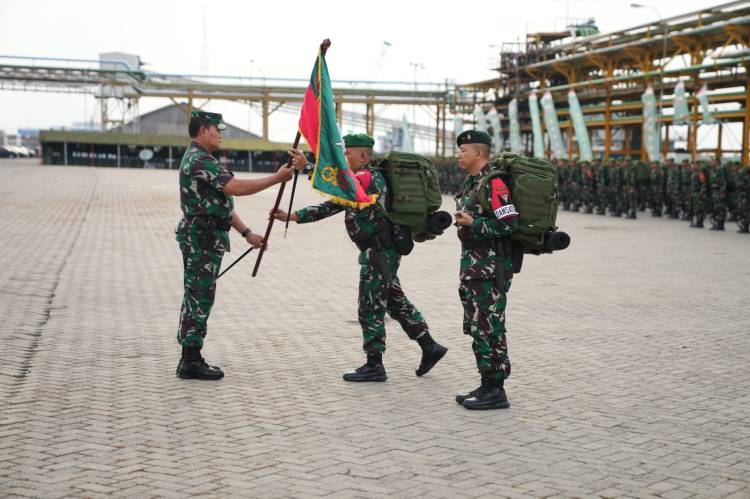 Panglima TNI Lepas Keberangkatan Satgas Pamtas RI-PNG