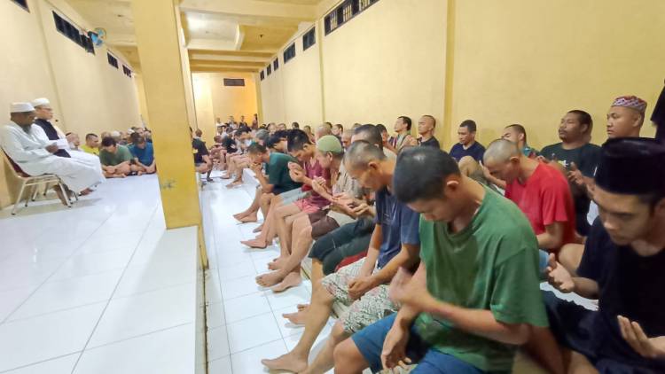 Ustaz Irjen (Purn) Baharudin Jafar Beri Ceramah dan Bimbingan ke Tahanan Polrestabes Medan
