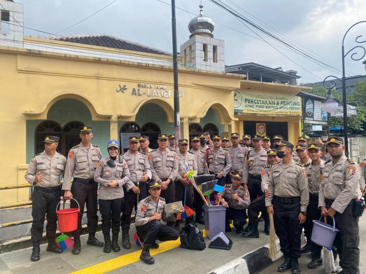 Sambut Ramadan, RAD SIP 52 Gelar Baksos Membersihkan 7 Masjid di Kota Sukabumi