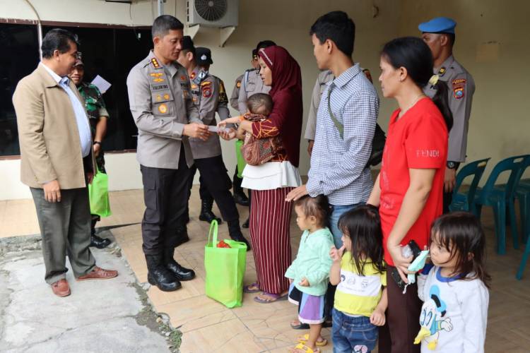 Kapolrestabes Medan Kunker dan Sekaligus Bantu Anak Penderita Stunting di Helvetia  