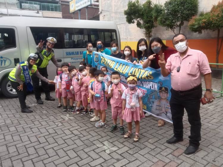 Police Go To School, Kasatlantas Polrestabes Medan Kunjungi SMP Swasta Bina Insan Mandiri