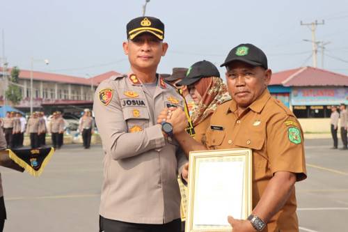 Camat Medan Belawan Apresiasi Dua Kepling Nya Meraih Penghargaan dari Kapolres Pelabuhan Belawan