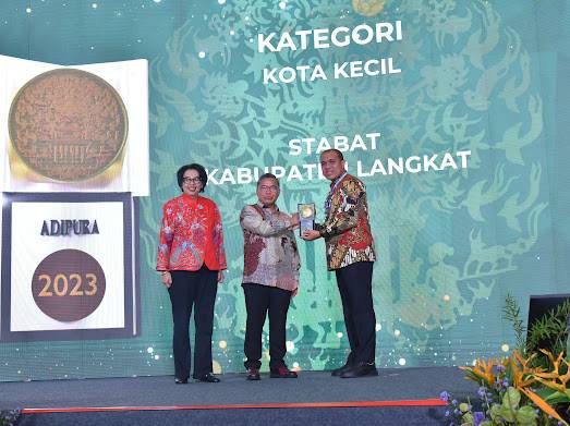 Pj Bupati Langkat Jemput Piala Adipura Tahun 2023 untuk Langkat