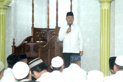 Walikota Medan Sholat Subuh Berjamaah di Masjid Al Ikhlas Jalan Madio Santoso