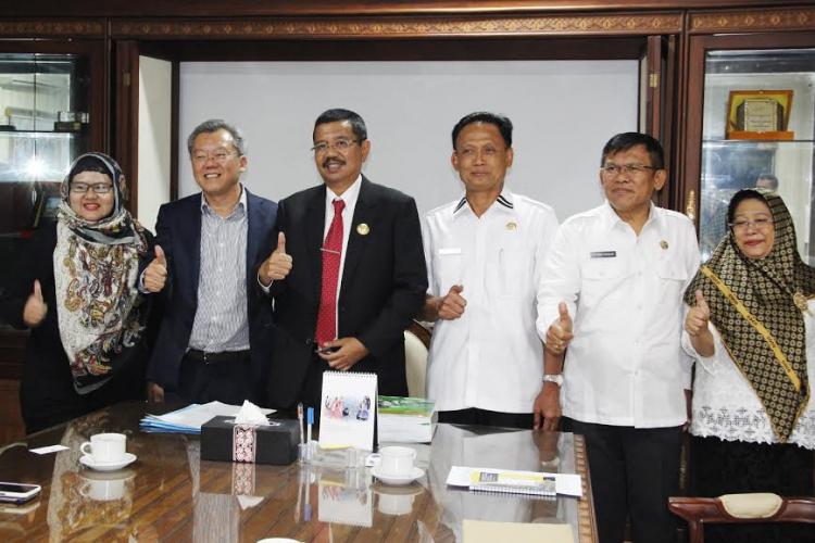 Gubernur Sumut Bahas LRT Mebidang dengan Investor Singapura