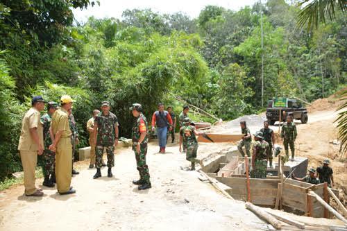 Danrem 022/PT Tinjau Lokasi TMMD ke-98 Kodim 0203/Langkat 