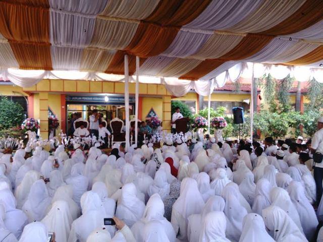 Sukses Jawab Pertanyaan Gubsu, Kepala MAN 1 Medan Dihadiahi Keramik Senilai Rp 30 Juta