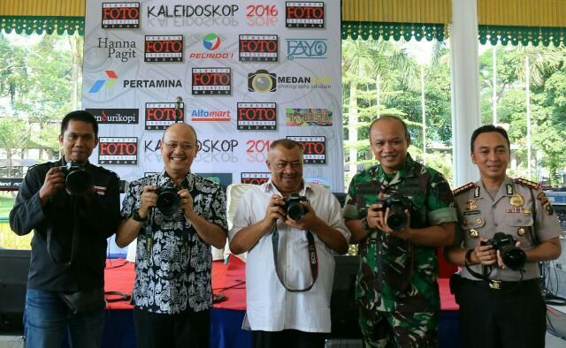 Walikota Medan Buka Pameran Foto Kaleidoskop 2016