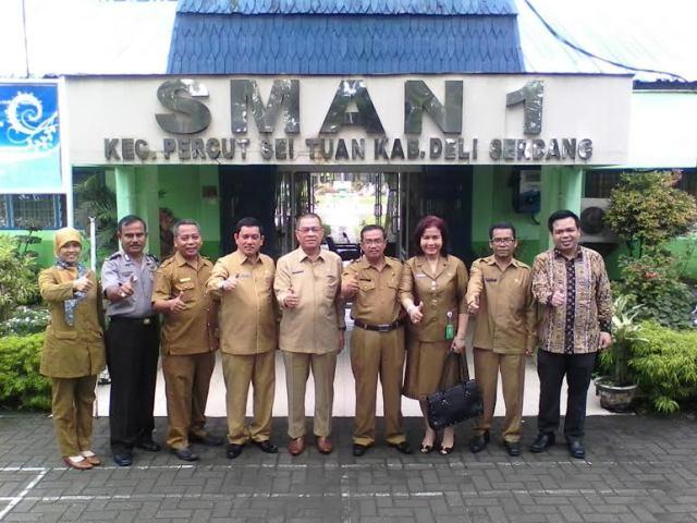 Sekdaprovsu Tinjau Pelaksanaan UNBK di SMA 1 Percut Sei Tuan