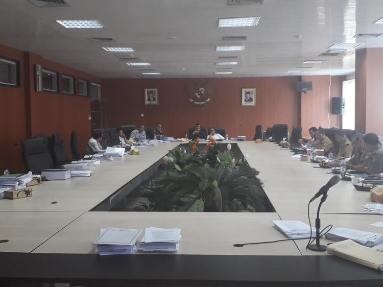 Kepala Dinas PMPTSP Dituding Hanya Bisa Berteori