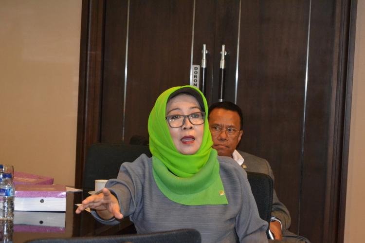 DPR Minta Penambahan Hari Libur Dikaji Urgensinya