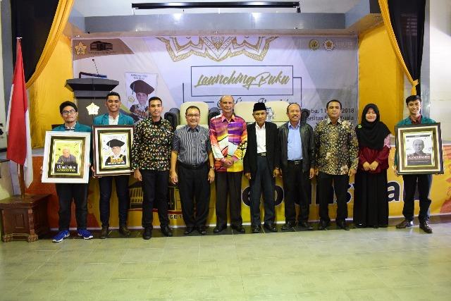 Mantan Rektor Universitas Teuku Umar Launching Buku Biografi