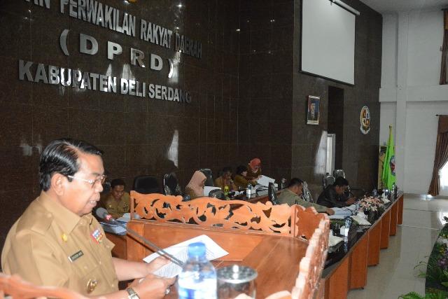 Sampaikan LKPJ 2017, Plt Bupati Deli Serdang Klaim Target PAD Tercapai 93,10%
