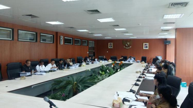 Sudahlah Terlambat, Gaji Kepling dan Petugas Kebersihan Dipotong Lagi