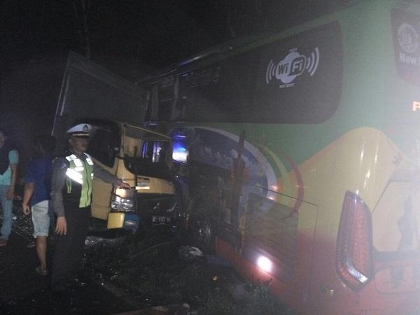 Kecelakaan Maut Libatkan Bus Paradep Trans, Dump Truk, Mobil Boks di Simalungun, Satu Korban Meninggal Dunia