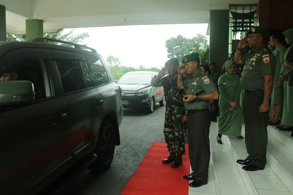 Pangdam I/BB Kunker ke Korem 022/PT