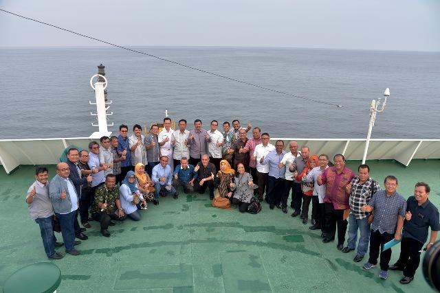 Bangkitkan Lagi Semangat Maritim, Gubsu Kunker Naik KM Kelud