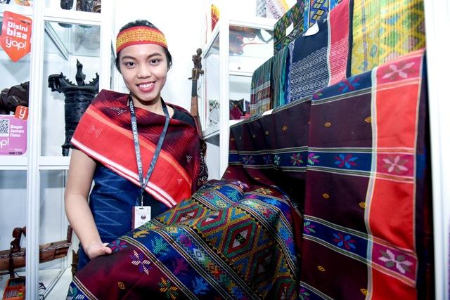 Pelaku Usaha Kerajinan Sumut Manfaatkan Inacraft 2018 Jadi Ajang Promosi