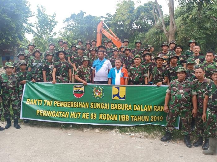 Selama 2 Minggu Prajurit Kodam I/BB Bersihkan DAS Sei Babura