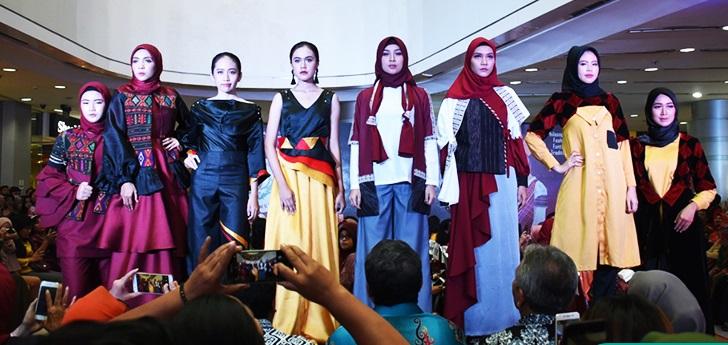 Karya Desain Busana dan Rias Mahasiswa Unimed Tampil Memukau di Plaza Medan Fair