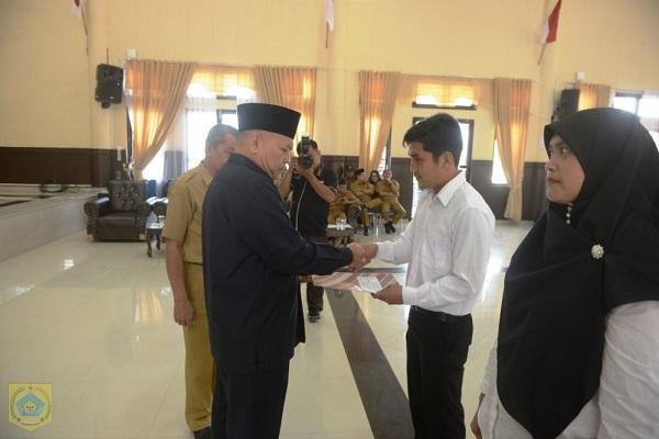 Ambil Sumpah Janji PNS, Pj Bupati Pakpak Bharat: Jangan Berkhianat dan Tak Cari Kekayaan Saat Jadi PNS