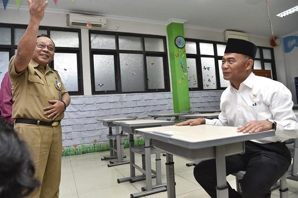 Mendikbud Imbau Daerah Konsisten Tegakkan Aturan PPDB Sistem Zonasi  