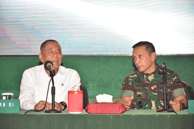 Perkuat Silaturahim, Menhan Kunjungi Makodam I/BB