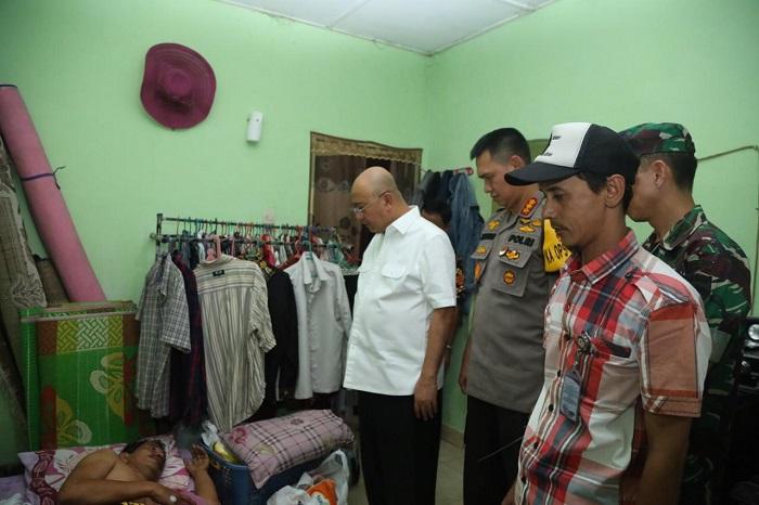 Walikota dan Kapolrestabes Medan Jenguk Panwas yang Sakit