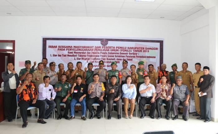 Pemkab Samosir Tandatangani Ikrar Bersama Masyarakat Peserta Pemilu 2019