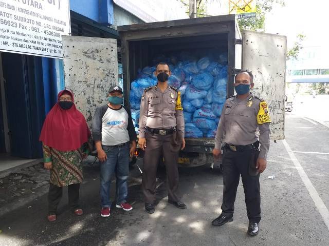 Kapolda Sumut Gulirkan 5.000 Paket Sembako untuk Buruh di Medan Baru