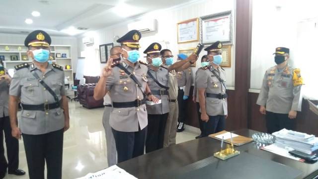 Kapolrestabes Medan Sertijab Kasat Reskrim AKBP Maringan Simanjuntak kepada AKBP Ronny Sidabutar