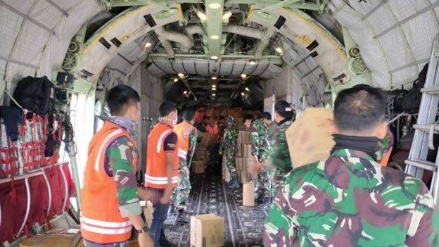 TNI Kerahkan Pesawat Hercules Angkut Logistik ke Pulau Galang