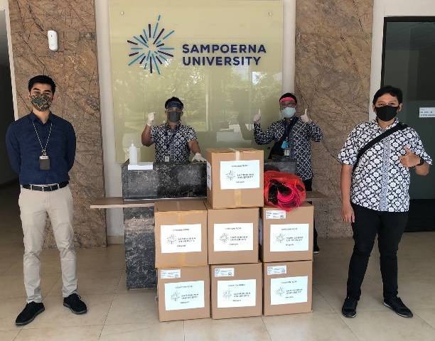 Sampoerna University Donasikan Face Shield Mask untuk RS di Jakarta