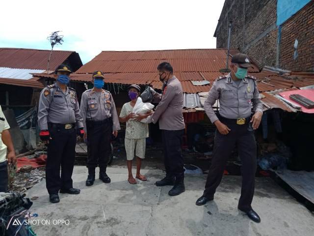 Kompol Faidir Chaniago Komitmen Terus Gulirkan Bantuan Sembako kepada Masyarakat Terdampak Corona