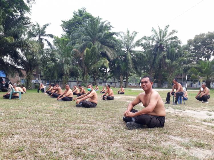 Personil Jajaran Polresta Deli Serdang Berjemur Lawan Covid-19