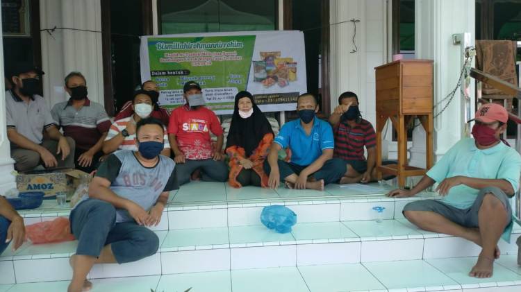 BKM At Taubah Helvetia Bantu Sembako Masyarakat Terdampak Covid-19 