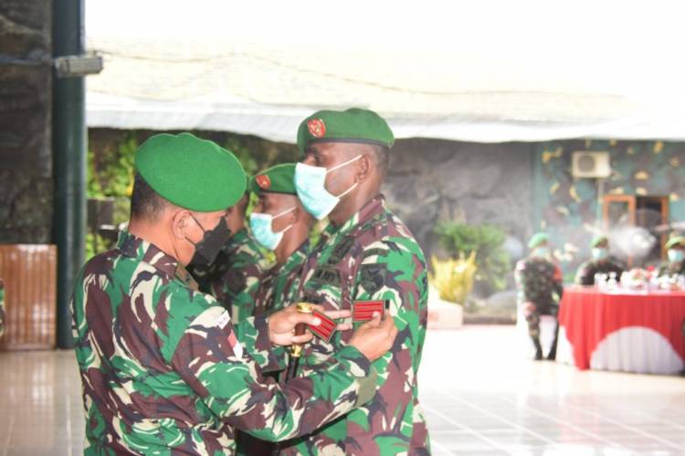 6 Prajurit dan 1 PNS Kodim Surabaya Utara Naik Pangkat