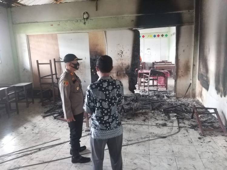 Ruang Belajar MTs Swasta Yayasan Pendidikan Sholihin di Tanjung Morawa Terbakar, Kerugian Ditaksir Puluhan Juta Rupiah