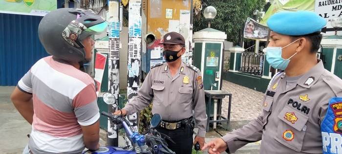 Tak Pakai Masker, Polsek Medan Timur Beri Sanksi Sosial kepada 11 Warga