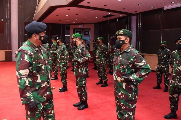 Panglima TNI Terima Laporan Kenaikan Pangkat 34 Perwira Tinggi