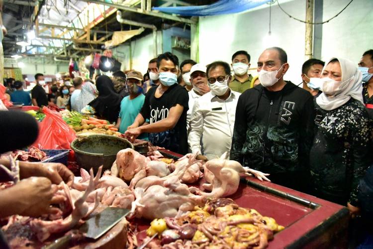 Jelang Ramadhan Gubernur Edy Rahmayadi Tinjau Harga Bahan Pokok di Pasar Sei Sikambing
