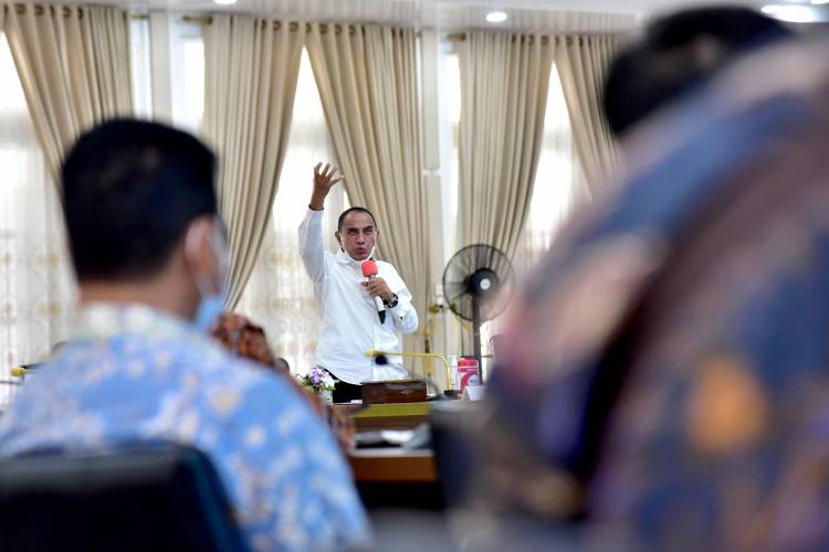 Dihadapan Kepsek SMA se-Derajat, Gubernur Sumut Motivasi Soal Keteladanan
