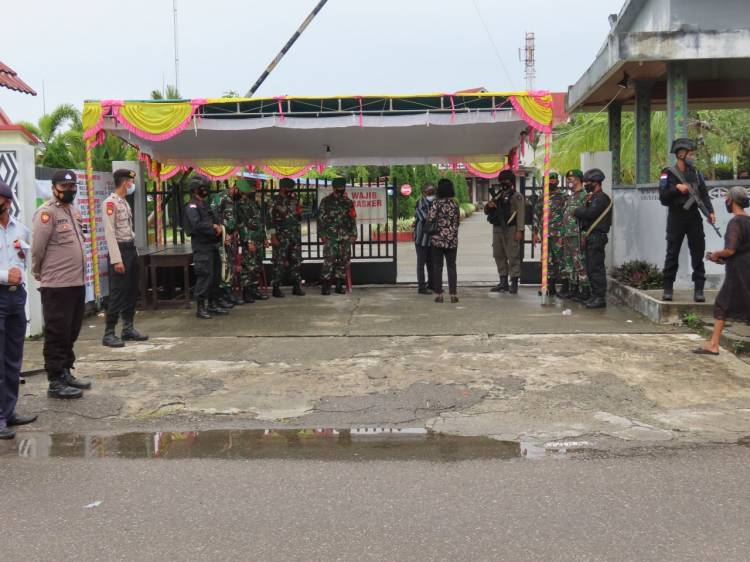 Beri Rasa Aman Saat Ibadah Jumat Agung, Kodim Mimika Laksanakan Pengamanan Gereja