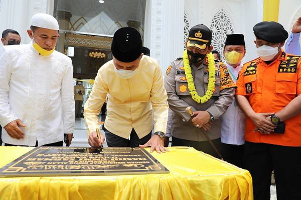 Resmikan Masjid Ummi Sarmah Simalungun, Wagub Sumut Minta Warga Makmurkan Masjid