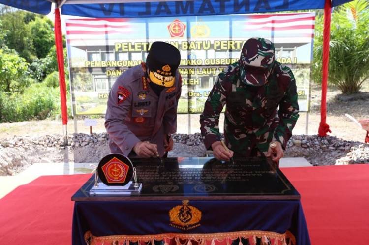 Kapolri dan Panglima TNI Letakkan Batu Pertama Pembangunan Mako Guspurla Koarmada I di Natuna