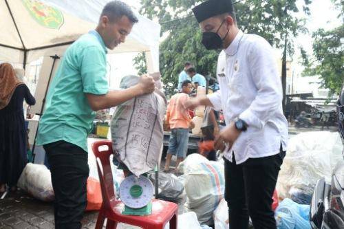 Program Sedekah Sampah , 610 Kg Sampah Terhimpun, 400 Paket Takjil Dibagi Gratis